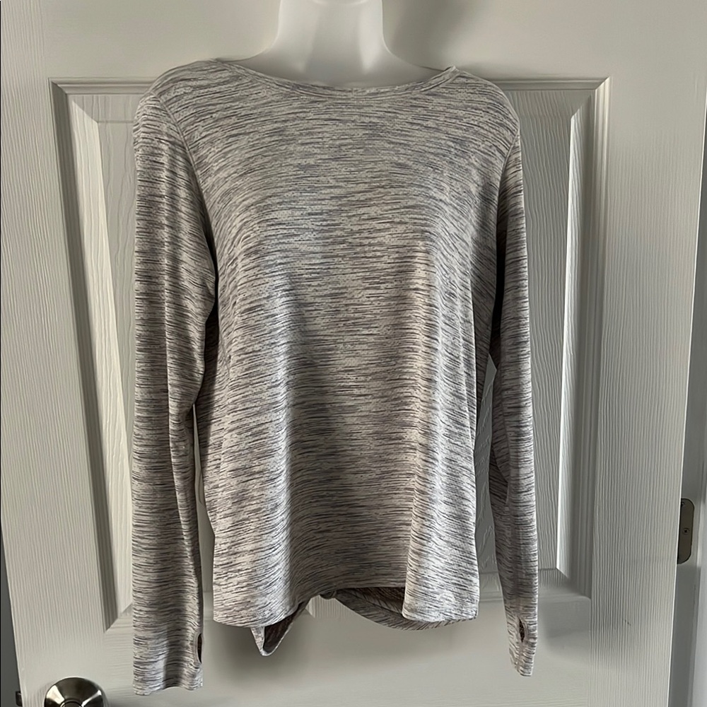 Zyia ash split back long sleeve T - L